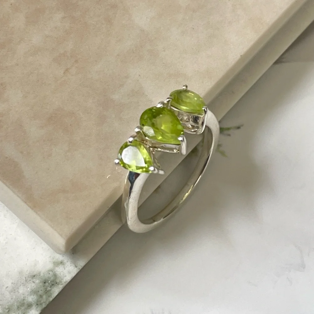 Stunning 925 Sterling Silver Peridot Ring, US:7 “VIBES”
